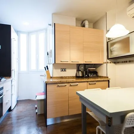 Amplio Piso En Nervion, Excelente Zona De La Ciudad. Appartement *