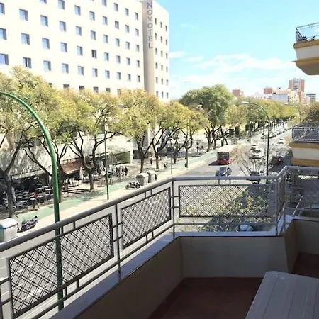 شقة Amplio Piso En Nervion, Excelente Zona De La Ciudad. *
