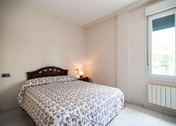 Apartman Amplio Piso En Nervion, Excelente Zona De La Ciudad. Sevilla
