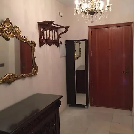Apartamento Amplio Piso En Nervion, Excelente Zona De La Ciudad.