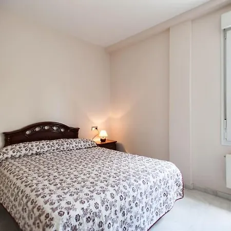 Apartamento Amplio Piso En Nervion, Excelente Zona De La Ciudad. Sevilla